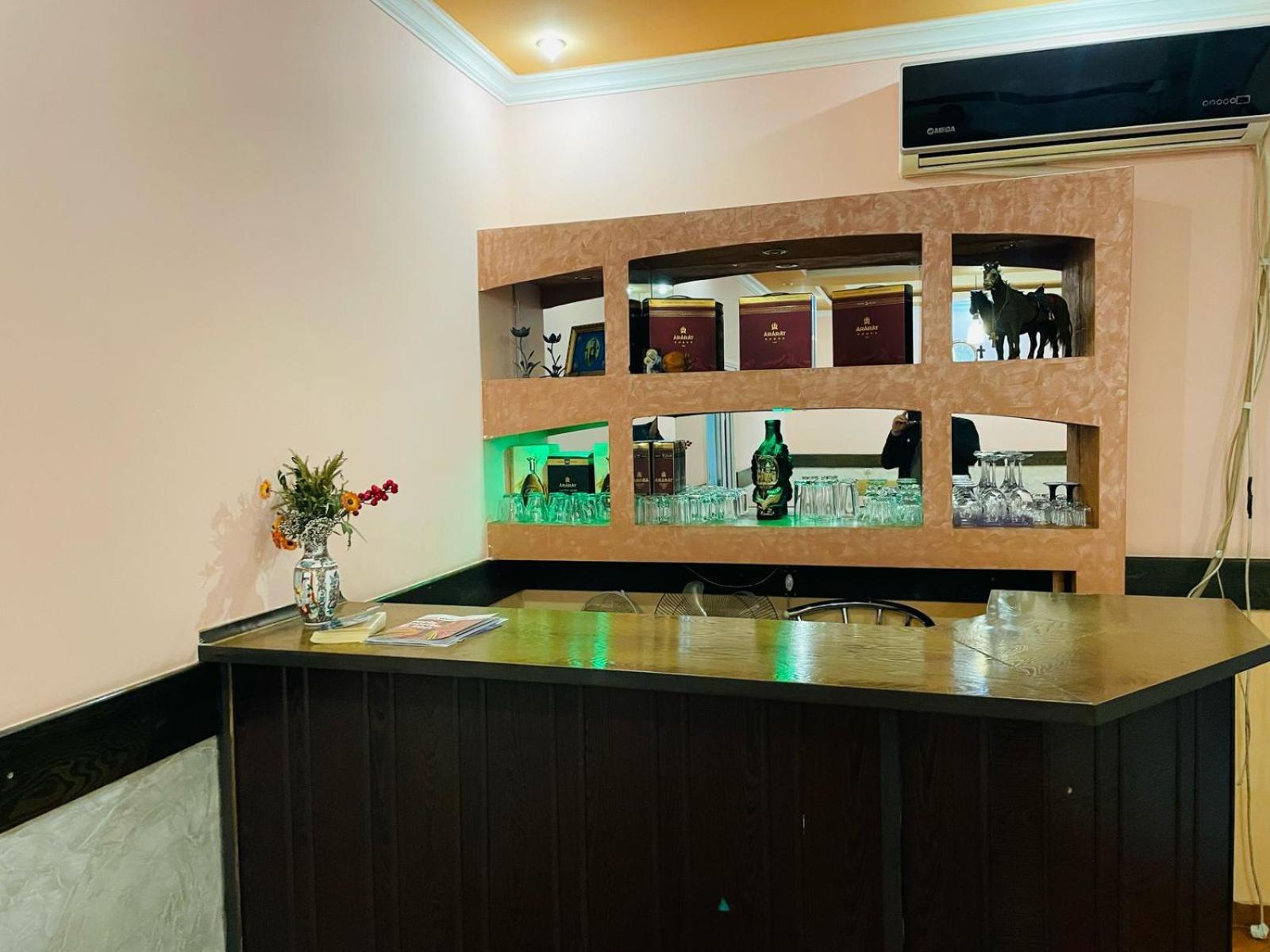 Aero Hotel Tour Armenia P'arak'ar Luaran gambar